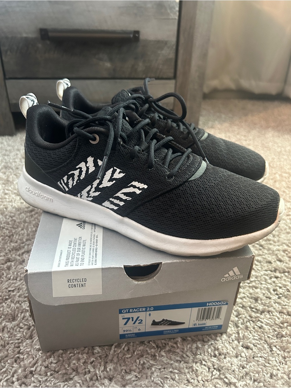 adidas Sneakers
